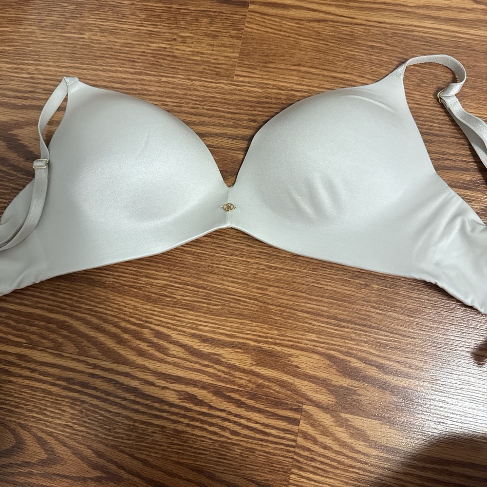 Victoria's Secret Cream Bra